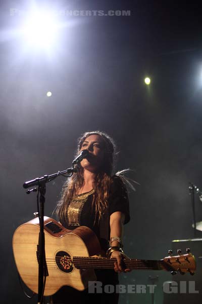 ANGUS AND JULIA STONE - 2011-05-01 - PARIS - Le Trianon - 